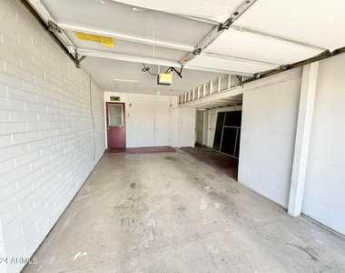 11013 N 110th Drive - Photo Thumbnail 24