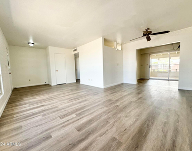 11013 N 110th Drive - Photo Thumbnail 2