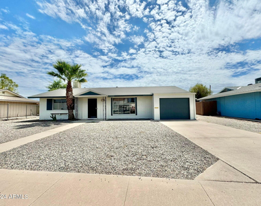 11013 N 110th Drive - Photo Thumbnail 27