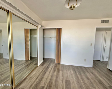 11013 N 110th Drive - Photo Thumbnail 22
