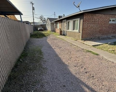 9406 N 5th Avenue - Photo Thumbnail 2