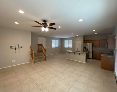 7363 W Cambridge Avenue - Photo Thumbnail 5