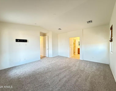 2372 E Dust Devil Drive - Photo Thumbnail 6