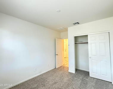 2372 E Dust Devil Drive - Photo Thumbnail 13