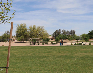 2372 E Dust Devil Drive - Photo Thumbnail 32