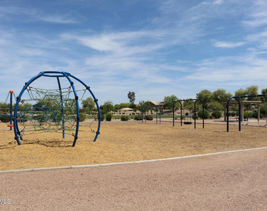 2372 E Dust Devil Drive - Photo Thumbnail 34