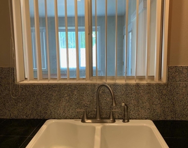 10654 W Alabama Avenue - Photo Thumbnail 5