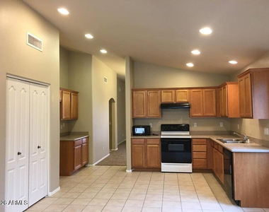 25214 W Clanton Avenue - Photo Thumbnail 6