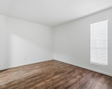 231 N Robson Street - Photo Thumbnail 15