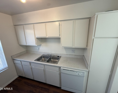 6617 W Ocotillo Road - Photo Thumbnail 7