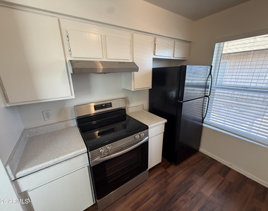 6617 W Ocotillo Road - Photo Thumbnail 6