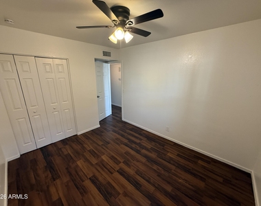 6617 W Ocotillo Road - Photo Thumbnail 9