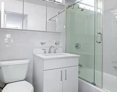 400 East 88th Street - Photo Thumbnail 2