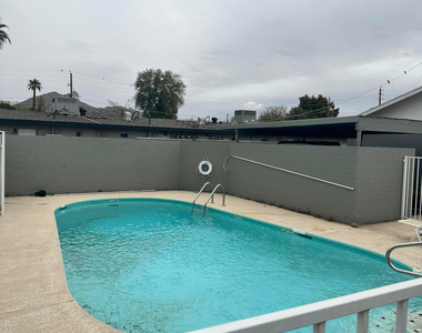 2525 N 52nd Street - Photo Thumbnail 9