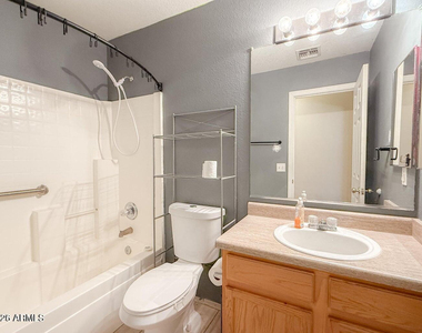 1042 S Clancy Circle - Photo Thumbnail 11