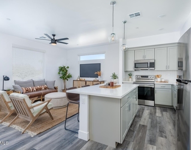 1349 W Osborn Road - Photo Thumbnail 2