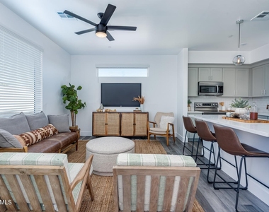 1349 W Osborn Road - Photo Thumbnail 3