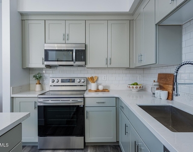 1349 W Osborn Road - Photo Thumbnail 6