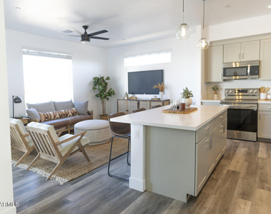 1349 W Osborn Road - Photo Thumbnail 18