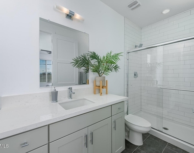 1349 W Osborn Road - Photo Thumbnail 7