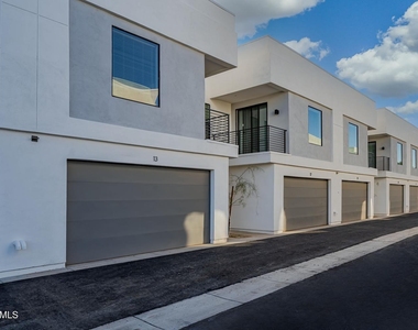 1349 W Osborn Road - Photo Thumbnail 21