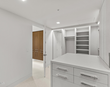 6587 N Palmeraie Boulevard - Photo Thumbnail 20
