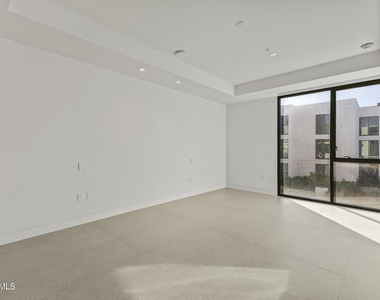 6587 N Palmeraie Boulevard - Photo Thumbnail 15