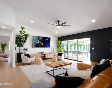 15218 N 61st Street - Photo Thumbnail 13