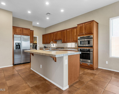 1715 W Ainsworth Drive - Photo Thumbnail 17