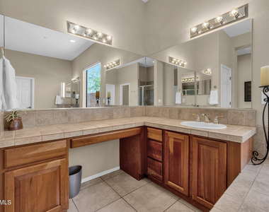 1715 W Ainsworth Drive - Photo Thumbnail 29
