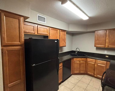 8787 E Mountain View Road - Photo Thumbnail 12
