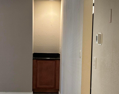 8787 E Mountain View Road - Photo Thumbnail 9