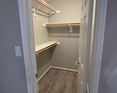 8787 E Mountain View Road - Photo Thumbnail 22