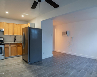 536 W 18th Street - Photo Thumbnail 25