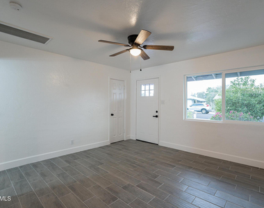 536 W 18th Street - Photo Thumbnail 11