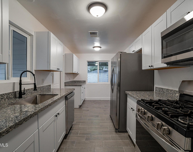 536 W 18th Street - Photo Thumbnail 21