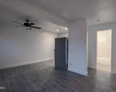 536 W 18th Street - Photo Thumbnail 26