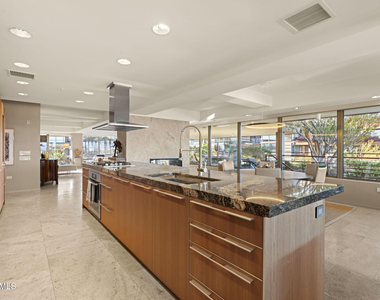7167 E Rancho Vista Drive - Photo Thumbnail 15