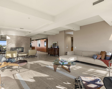 7167 E Rancho Vista Drive - Photo Thumbnail 4