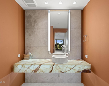 7167 E Rancho Vista Drive - Photo Thumbnail 16