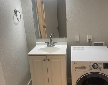 4130 N 12th Street - Photo Thumbnail 6