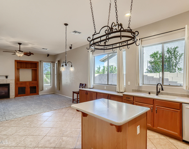 35006 N 27th Avenue - Photo Thumbnail 6