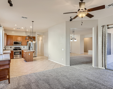 35006 N 27th Avenue - Photo Thumbnail 11