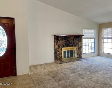 1543 N La Rosa Drive - Photo Thumbnail 6