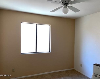 1543 N La Rosa Drive - Photo Thumbnail 12