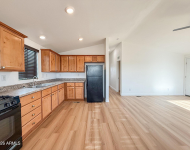 51880 N Gold Plains Road - Photo Thumbnail 9