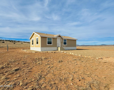 51880 N Gold Plains Road - Photo Thumbnail 3