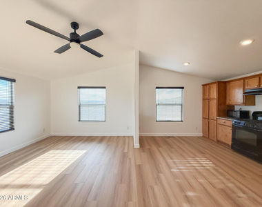 51880 N Gold Plains Road - Photo Thumbnail 7
