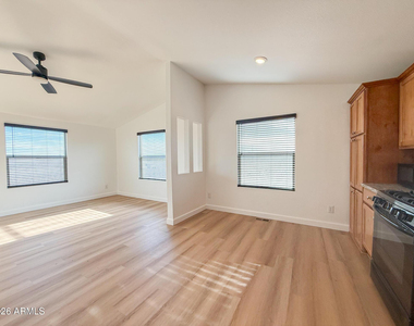 51880 N Gold Plains Road - Photo Thumbnail 10