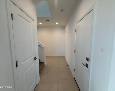 14668 W Soft Wind Drive - Photo Thumbnail 7